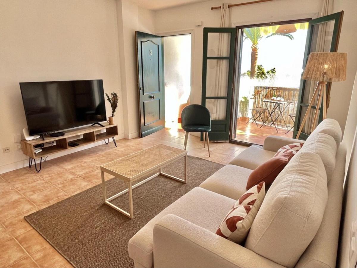 Апартаменты Casa La Aguanosa Con Piscina Y Vistas Al Mar Фрихилиана Экстерьер фото